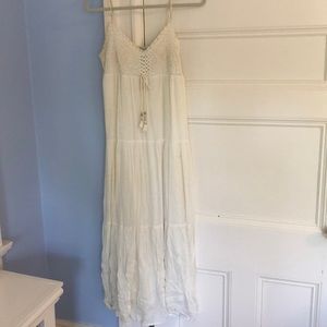 Long white dress. Crochet top.